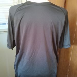 🚨Under armour men's dri fit shirt size XL (TB)